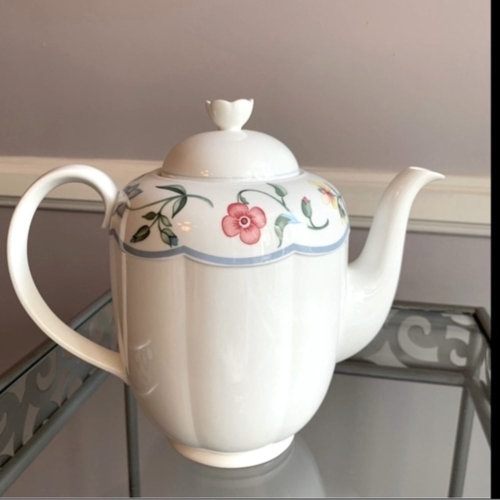Villeroy & Boch collectible Mariposa pattern coffee pot server